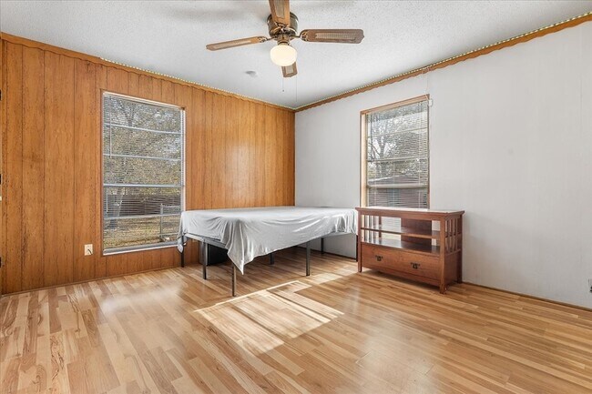 Building Photo - 519 Tolson Ave