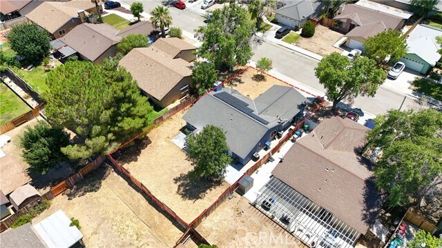 Building Photo - 1025 Lightcap St