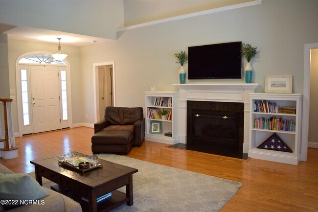 Building Photo - 7004 Hallstead Ct
