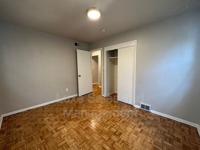 Building Photo - 1025 SW 57th St