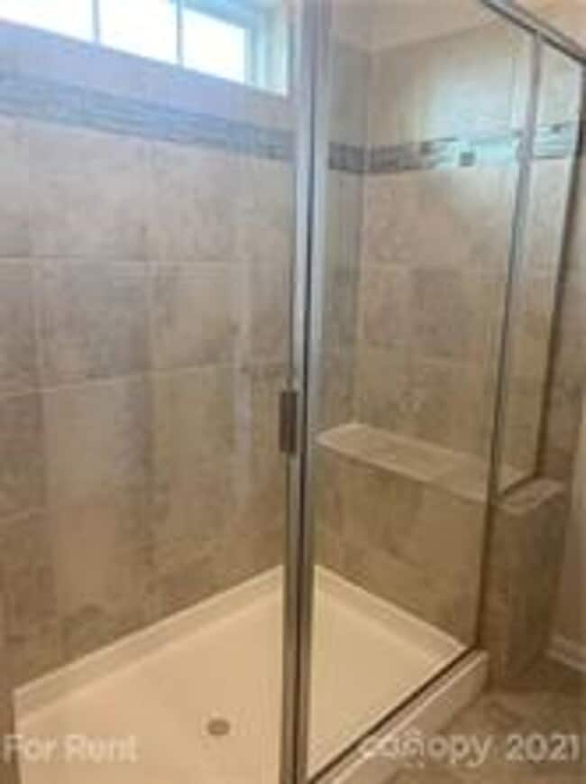 Building Photo - New Home in Desirable Palisades!
