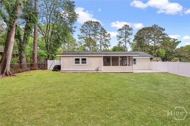 Building Photo - 607 Dyches Dr