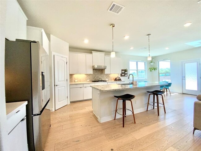 Building Photo - 16028 Cinca Terra Dr