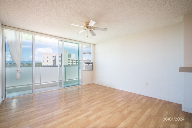 Building Photo - AWESOME VIEWS IN THIS GORGEOUS 1BR/1BA/2PK...