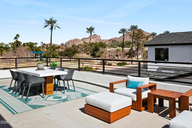 Building Photo - 4207 E Campbell Ave