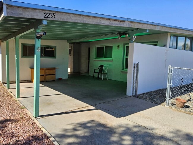 Building Photo - 3 Bedrooms, 2 Bath Home for Rent