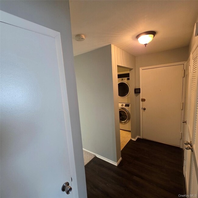 Building Photo - 80 New Holland Village