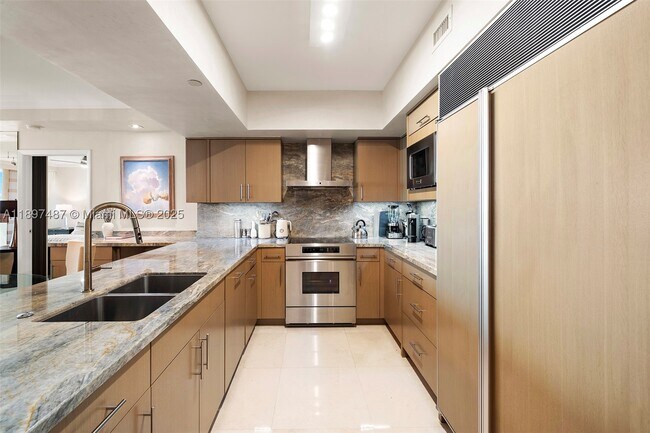 Building Photo - 1455 Ocean 1003