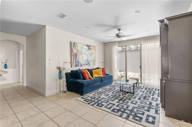 Building Photo - 15 D S St