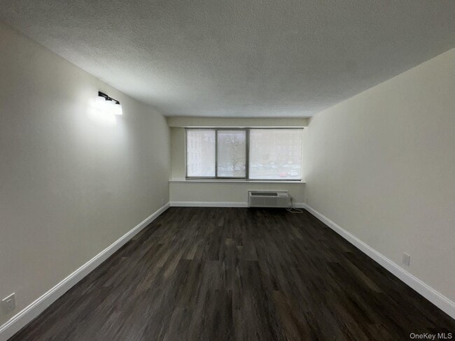Building Photo - 15 Stewart Pl