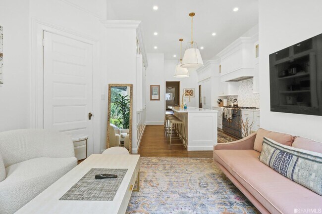 Building Photo - 3242 Washington St