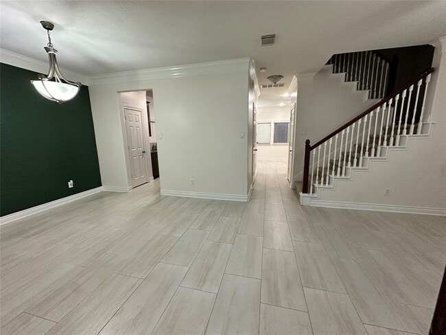 Building Photo - 3417 Clearview Cir