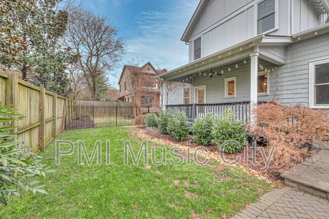 Building Photo - 1537B Battlefield Dr