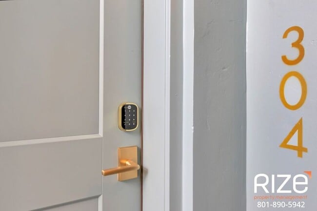 Building Photo - 521 S 500 E