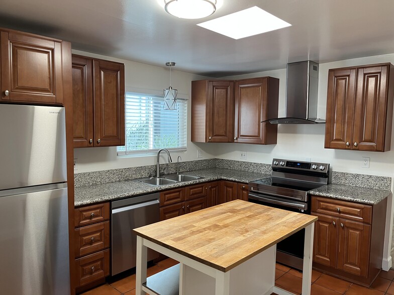 Kitchen - 36 Brooks Ave