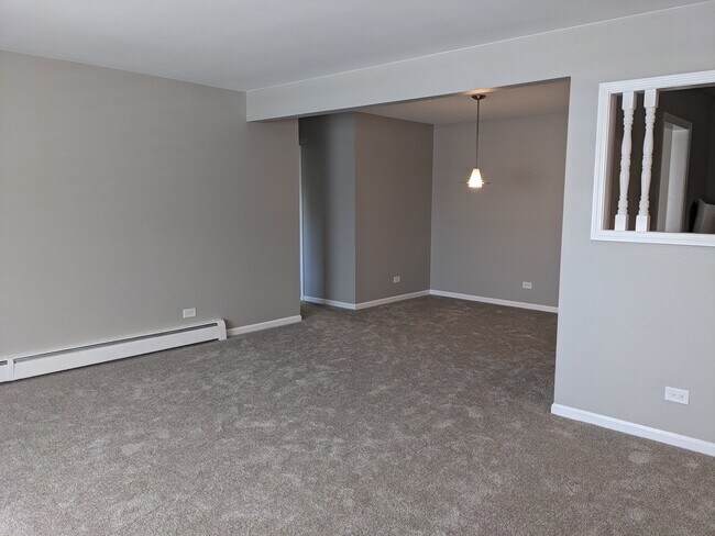 Building Photo - 518 W Miner St