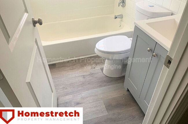 Building Photo - 3115 Ellendale Ave