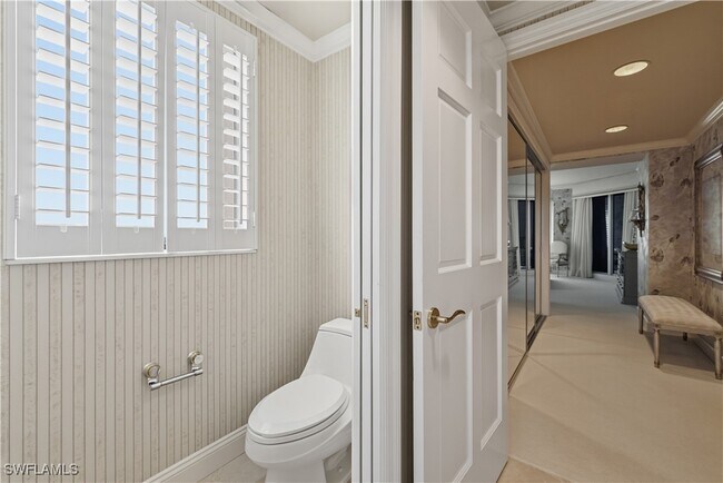 Building Photo - 8990 Bay Colony Dr