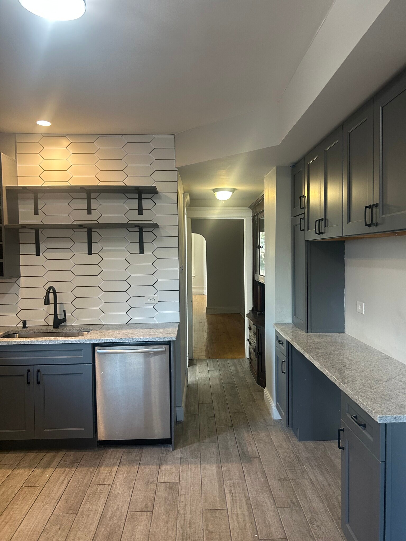 Kitchen - 1952 W Henderson St