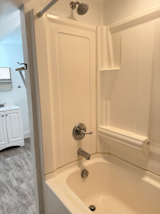 Building Photo - 3 Bedroom, 2 Bath Home in Manheim - Fenced...