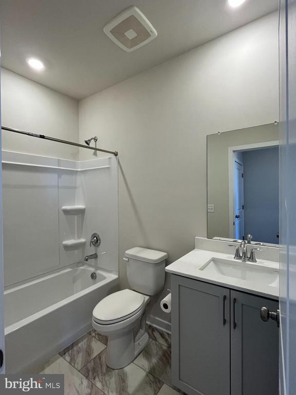 Building Photo - 741 Platinum Dr