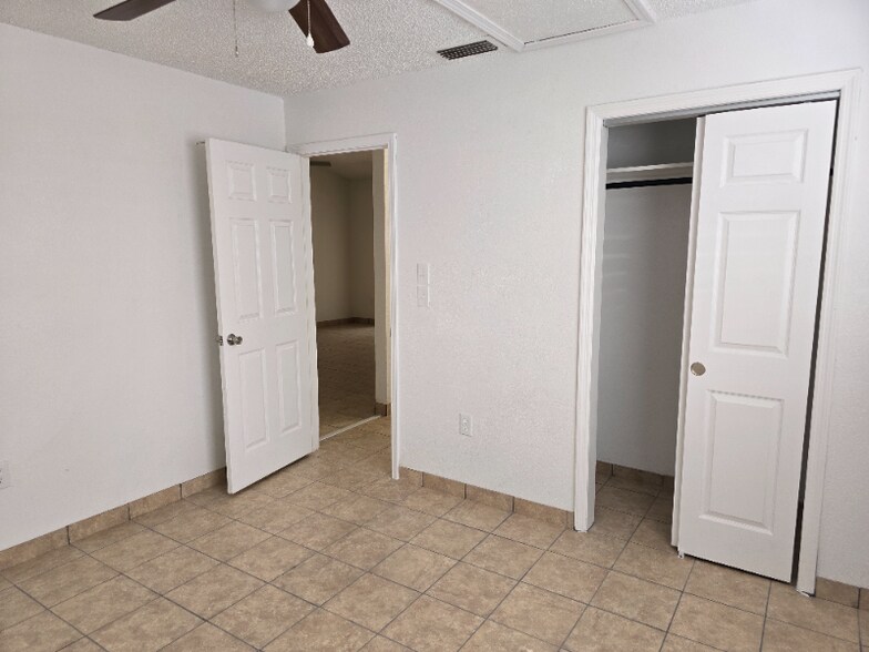 Building Photo - 5912 Orange Grove Ave