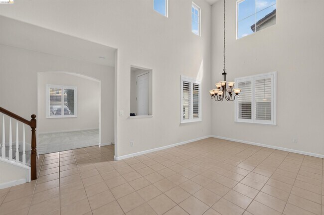 Building Photo - 6708 Sao Tiago Way