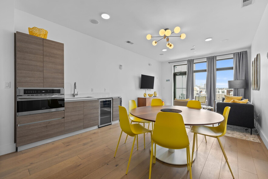 Shared Lounge - 30 Penniman Rd