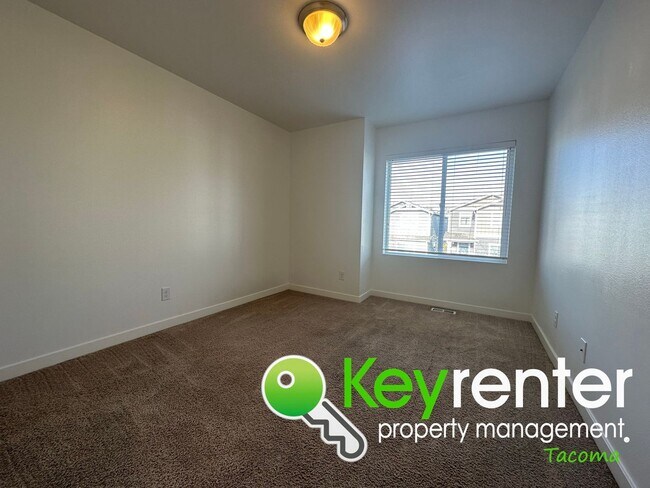 Building Photo - Puyallup Multi-level Fabulous 4Bed/2.5Bath...