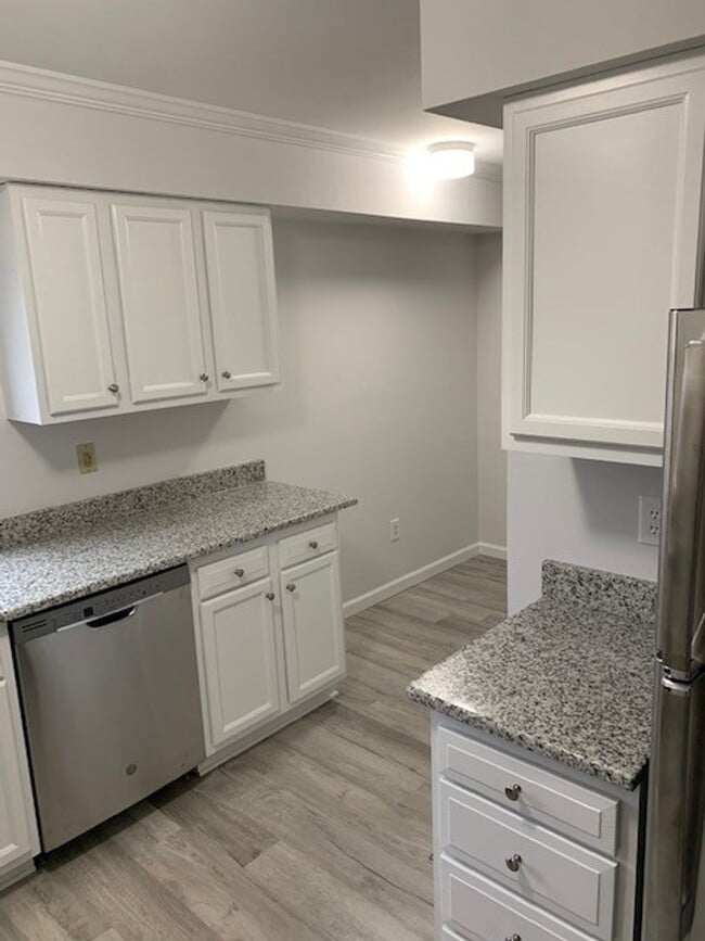 Building Photo - 2 Bed 2 Bath in Fox Fire