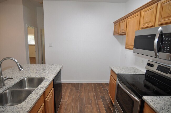 Building Photo - 5709-5711 Shadydell Drive