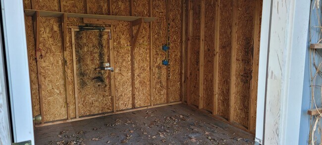Building Photo - CUTE SINGLE LEVEL DUPLEX - CASCADE PARK