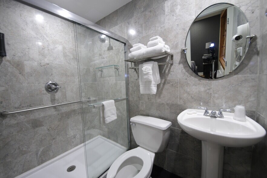 Remodeled Bathroom - 2105 Bristol W Ave