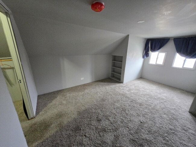 Building Photo - 2240 White Oak Ave