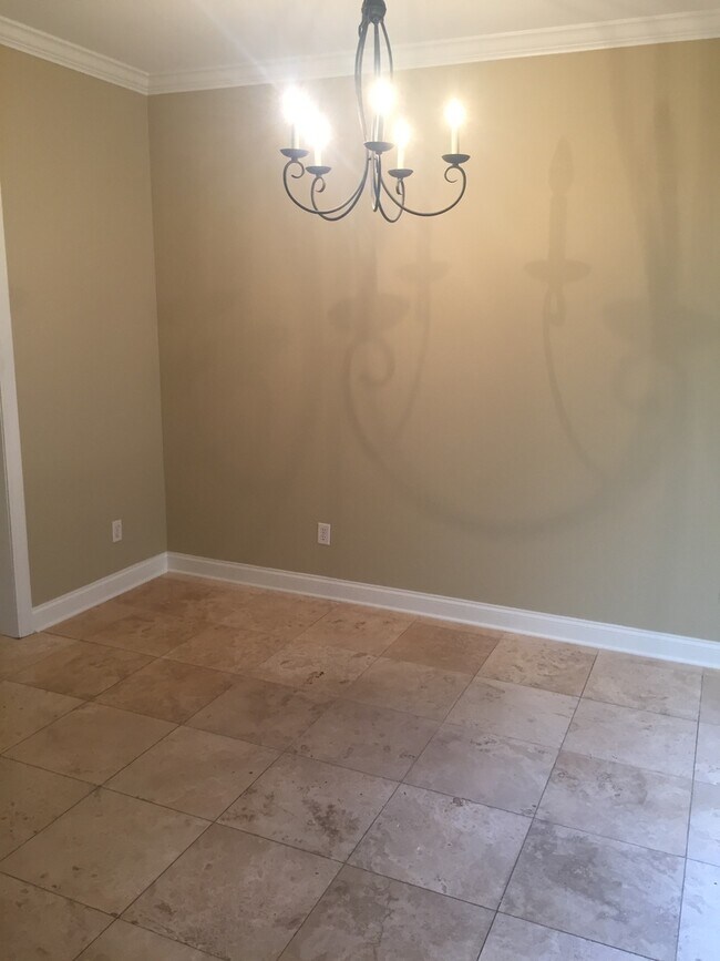 Building Photo - Greenville - 2BD/2.5BA, 1300SF