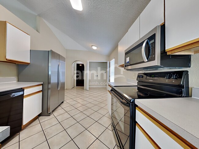 Building Photo - 3416 Lawn Tennis Dr