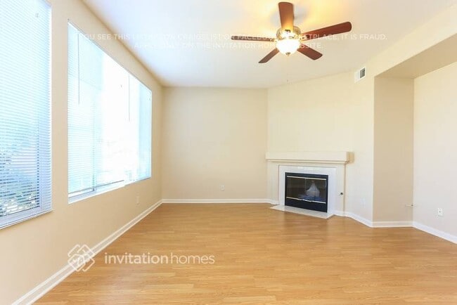 Building Photo - 27438 Fallbrook Ct