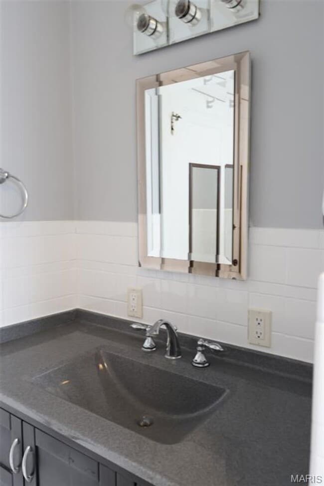 Building Photo - South City Bungalow on cul-de-sac of Charming Homes