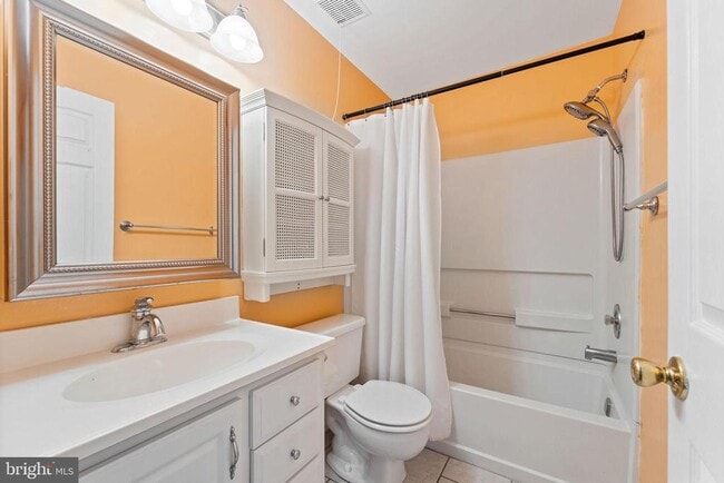 Building Photo - 1607 Hawthorne Ct