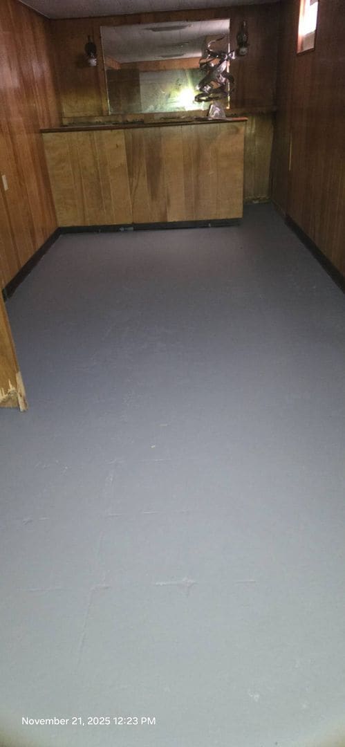 Building Photo - Charming 4-Bedroom Property in Prime Location