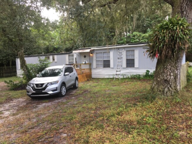 Building Photo - 15173 Oak Ln