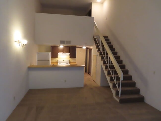 Building Photo - Loft Style One Bedroom Condo in Mission Valley