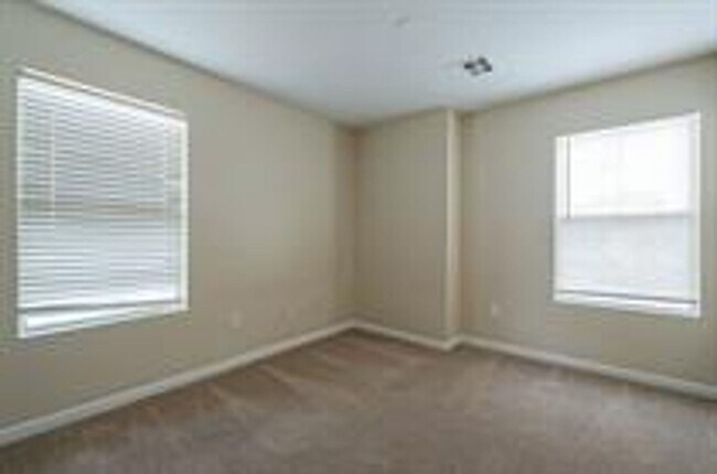 Building Photo - Incredible Single Family Home!