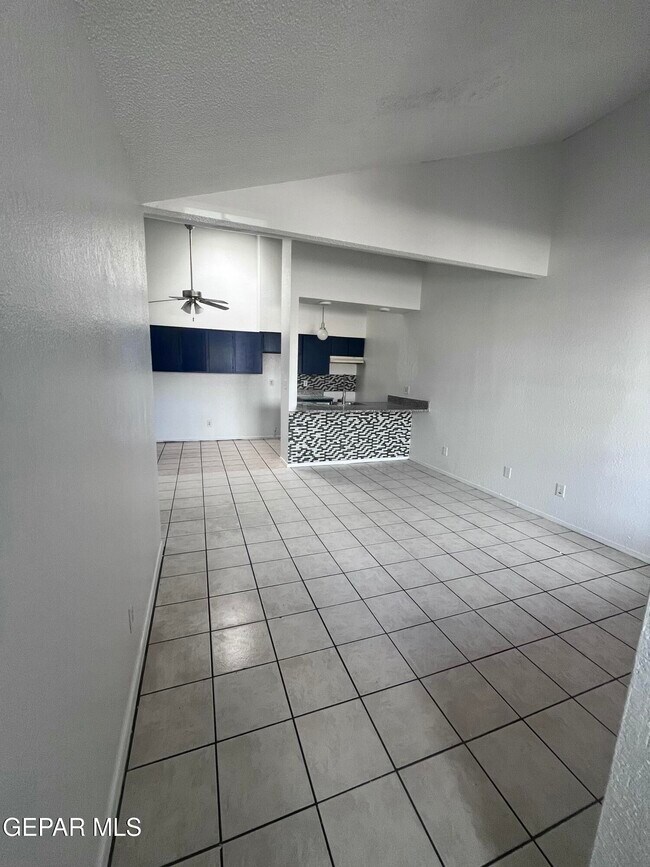 Building Photo - 5524 Oakbriar Cir