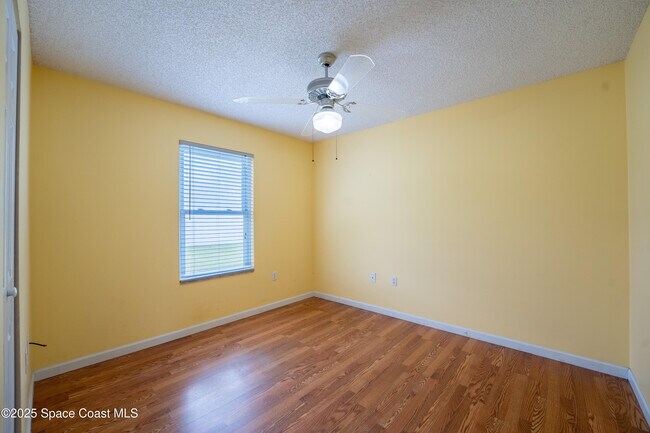 Building Photo - 2390 Queens St SE