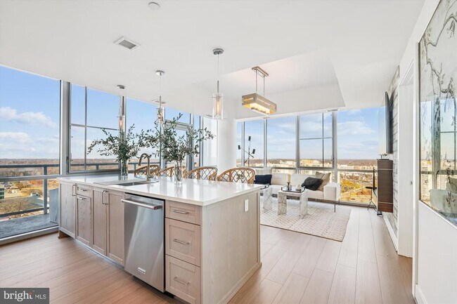 Building Photo - 930 Rose Ave