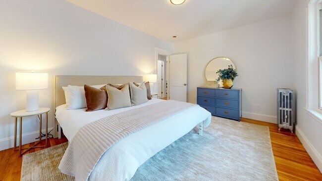 Building Photo - 333 Vermont St