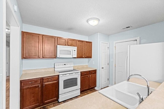 Building Photo - Cul-de-Sac Homesite!