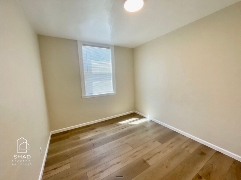 Building Photo - 1911 E 25th St