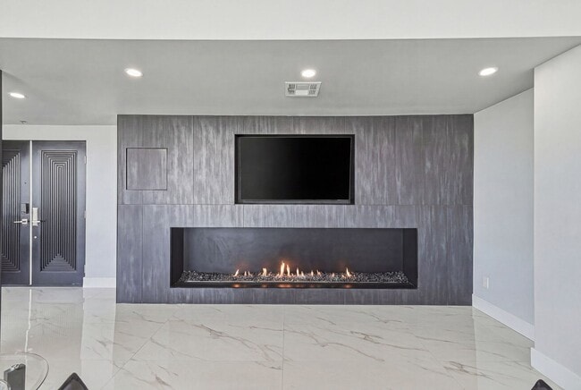 Building Photo - 3111 Bel Air Dr